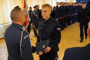 uroczystość ślubowania nowo przyjętych policjantów z udziałem między innymi Komendanta Wojewódzkiego Policji w Bydgoszczy, Wicewojewody Kujawsko-Pomorskiego oraz Kapelana kujawsko-pomorskiej Policji