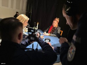 Zdjęcie z backstage podczas kręcenia kampani