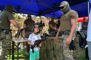 policyjny piknik na Wyspie Młyńskiej