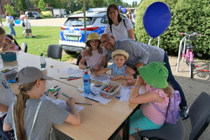 policyjny piknik na Wyspie Młyńskiej