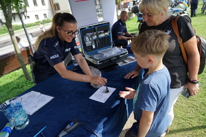 policyjny piknik na Wyspie Młyńskiej