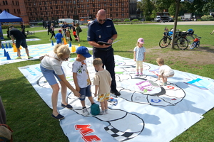 policyjny piknik na Wyspie Młyńskiej