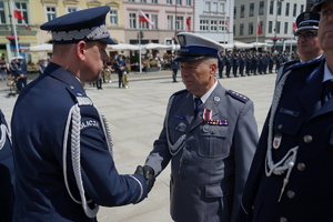 wręczanie odznaczeń policjantom oraz wyróżnionym gościom