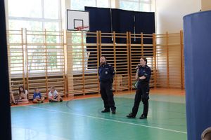 Policjanci na pogadance w SP nr 4.