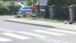 Miejsce kolizji motorowerzysty.