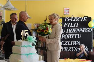 Życzenia, na ręce Kierownika DDP  składa Prezydent Miasta Inowrocławia.