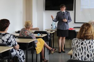 Rozmowa o działaniach policjantów.