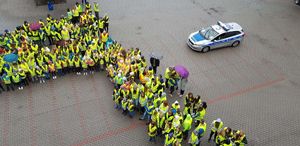 Policjanci WRD na meetingu z uczniami.