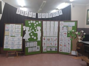 Tablice informacyjne jak unikać przemocy