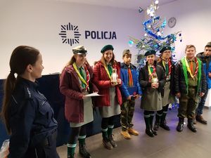 Harcerze odwiedzili policjantów