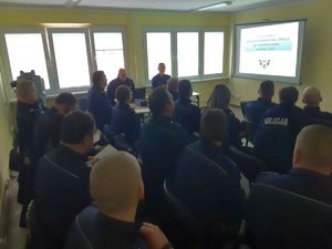 Policjanci na odprawie