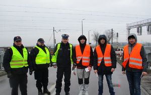 Policjanci i pracownicy PKP na wspólnej akcji