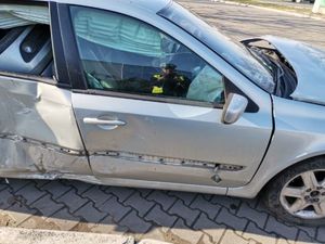 Uszkodzony pojazd marki Renault