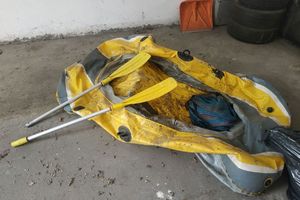 Zabezpieczony ponton i sieci