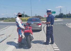 Policjanci ustalili, że kierujący motocyklem znacznie przekroczył prędkość