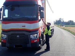 Przepisy dotyczą wszystkich, kierowców i pieszych