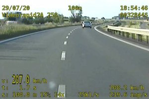Widoczny pojazd który przekroczył prędkość