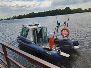 Motorówka odpływa