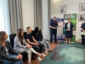 widok na zebranych w sali laureatów