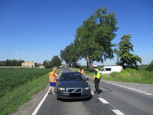 policjanci i pracownicy kolei rozdają ulotki #3