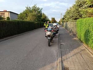 policjanci i pojazdy służbowe