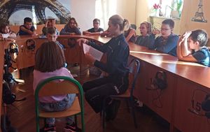 policjanci na spotkaniu w szkołach#4