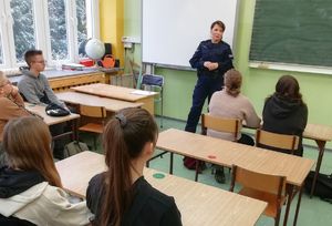 spotkanie w klasie z policjantką