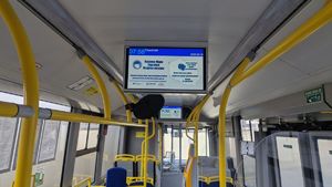baner mapy w miejskim autobusie
