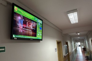 widok na ekran telewizora