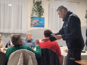 Policjanci edukują o zagrożeniach#7