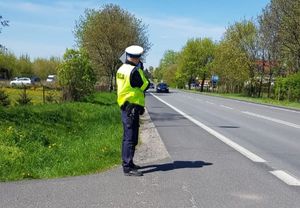 policjant na drodze