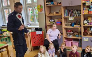 wszystkie zdjęcia policjanci na zajęciach w jaksicach