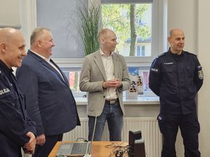 wszystkie zdjęcia podpisanie porozumienia o współpracy policji z wsp