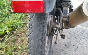 wszystkie zdjęcia motorower z uszkodzeniami