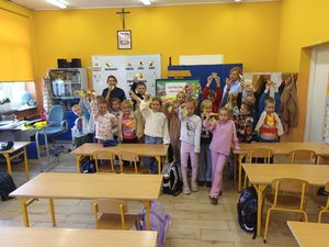 wszystkie zdjęcia spotkanie policjantów z dziećmi