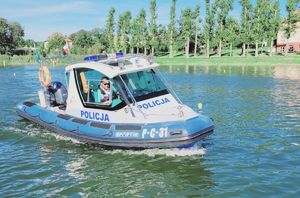 policyjna łódź