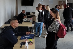 wszystkie zdjęcia drzwi otwarte w policji