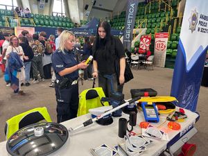 wszystkie zdjęcia policjanci na sympozjum