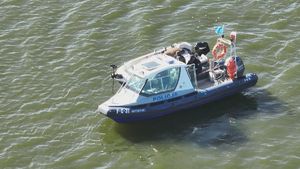 wszystkie zdjęcia działania policjantów na wodach