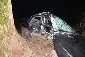 widok na rozbity pojazd