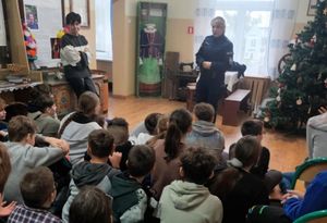 wszystkie zdjęcia spotkania z uczniami w szkole