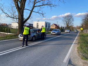Policjanci WRD KPP w Inowrocławiu kontrolują stan trzeźwości kierujących