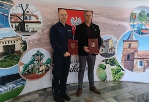 Komendant Powiatowy Policji w Inowrocławiu oraz Burmistrz Miasta i Gminy Janikowo podpisują porozumienie