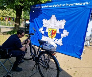 Policjanci na festach z okazji Dnia Dziecka