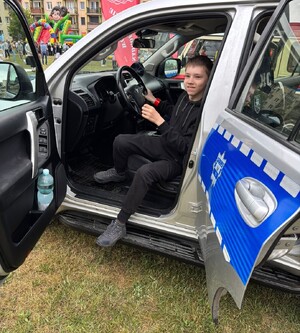 Policjanci na festach z okazji Dnia Dziecka