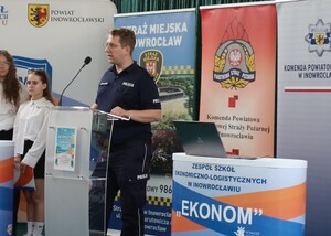 Policjant podczas wykładu.